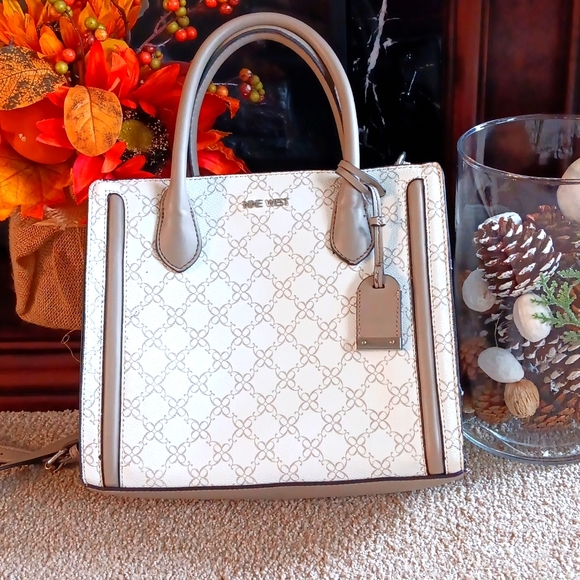 Nine West Handbags - Nine West Med Size Handbag